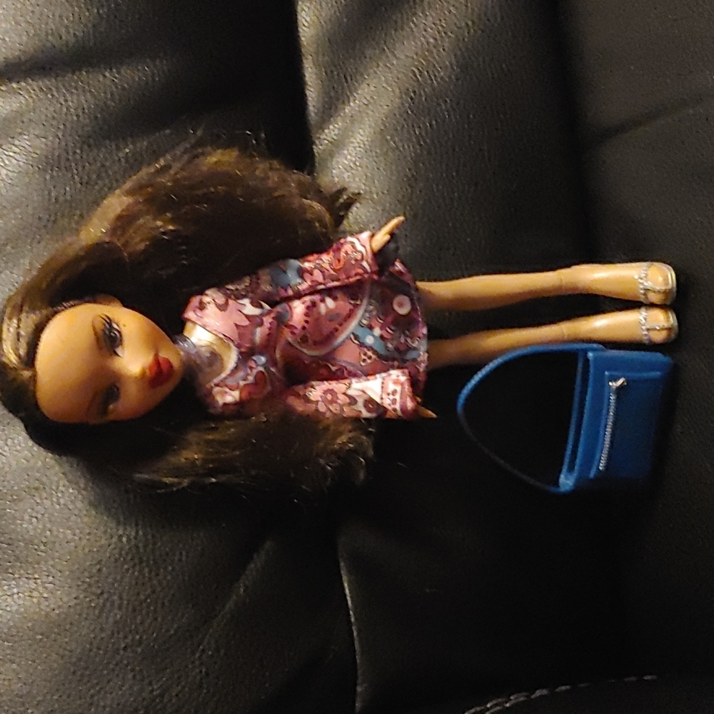 2001 MGA Yasmin Bratz doll